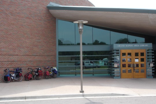 Library in Grand Rapids MN with bikes out front