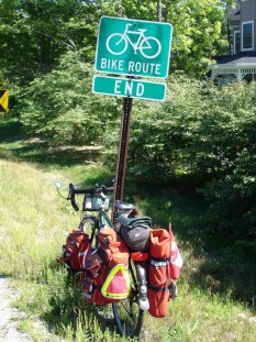 Sign: 'Bike Route End'