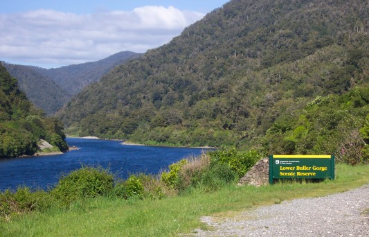 Buller River gorge with park sign