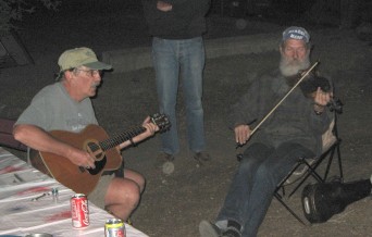 Bob on the guitar, Dave on the fiddle