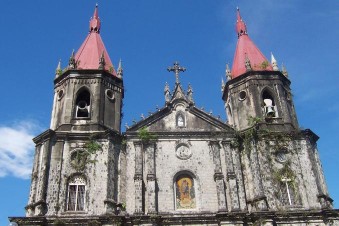 The famous Molo Church in Iloilo, with it's red-roofed towers