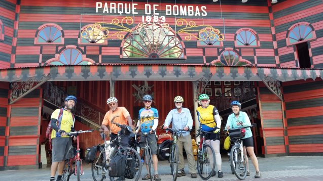 Dan, Louis, Richard, Greg, Carol and Patty in front of the Parque de Bombas